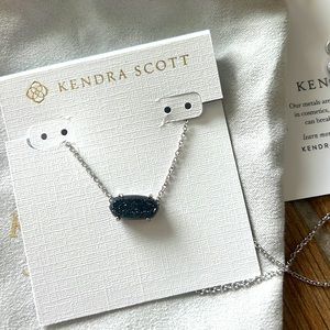 Kendra spot sparkly black pendant with silver
